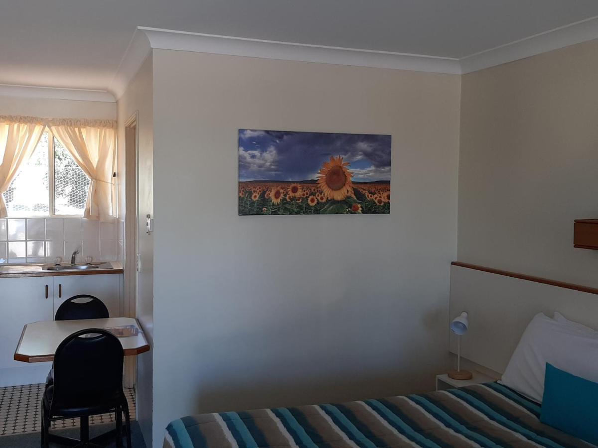 Country Rose Motel Уорик Экстерьер фото